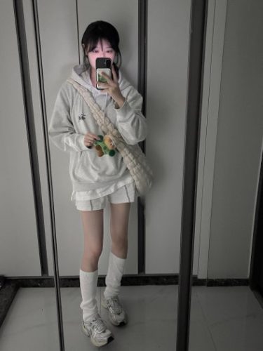 나이키 V2K 런 캐주얼 신발 로우탑 라이트 실버 그레이 라이트 실버 그레이 화이트 골드 아이스 구아바 라이트닝 블루 마운틴 화이트 여성 photo review