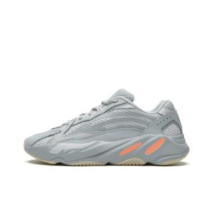 아디다스 이지 부스트 700 V2 이너시아 FW2549