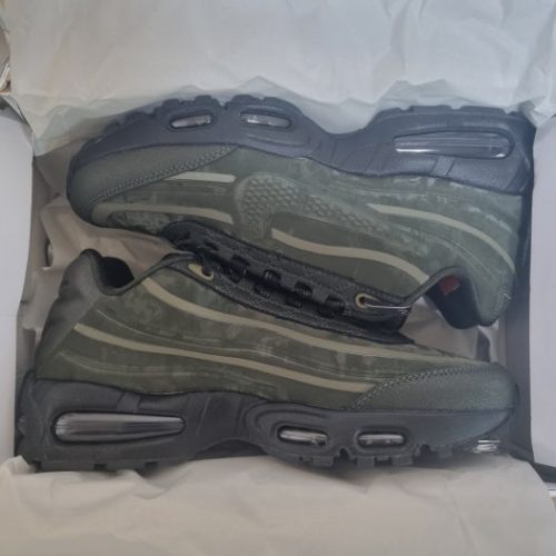 나이키 x 웍스아웃 에어맥스 95 미디움 올리브 앤 세쿼이아 photo review